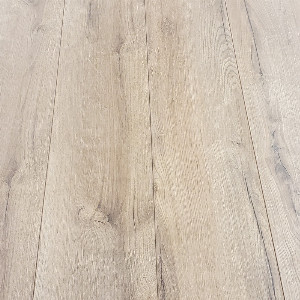  Torleys-  Amberglen Oak AC4 8mm Laminate