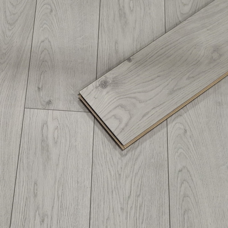    Atlas Oak White  8mm Laminate