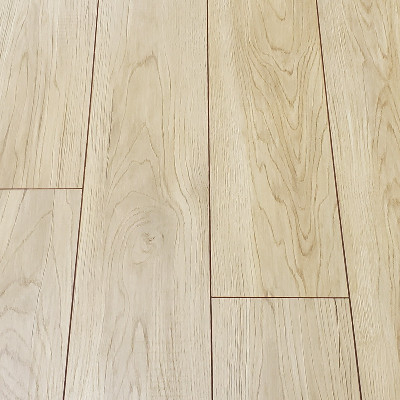  Kronoswiss  Crystal Oak 100% Waterproof AC5 12mm Laminate