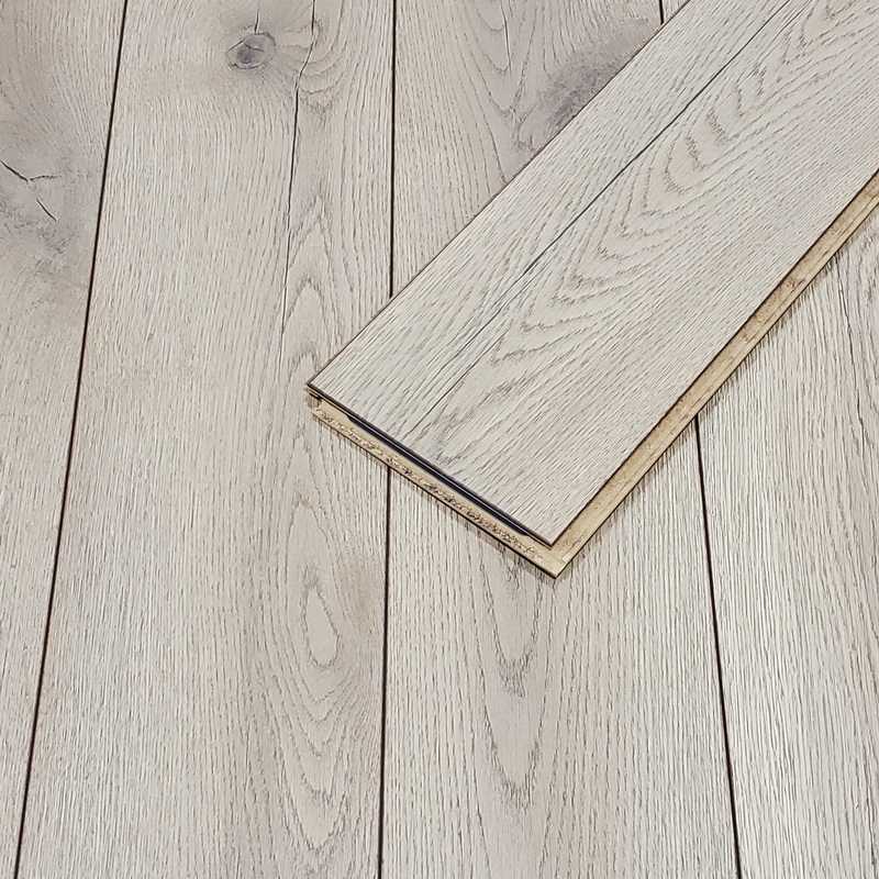  Kronotex  Matterhorn Bronze AC5 12mm Laminate