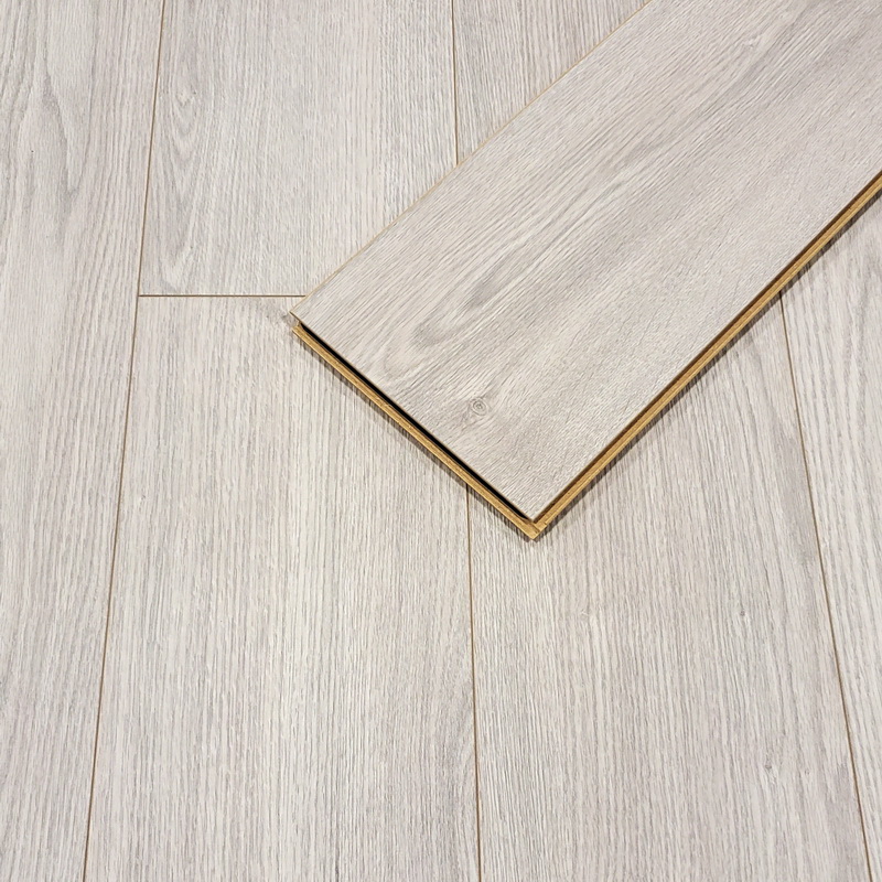  Kronoswiss Solid  Matterhorn Oak AC5 12mm Laminate