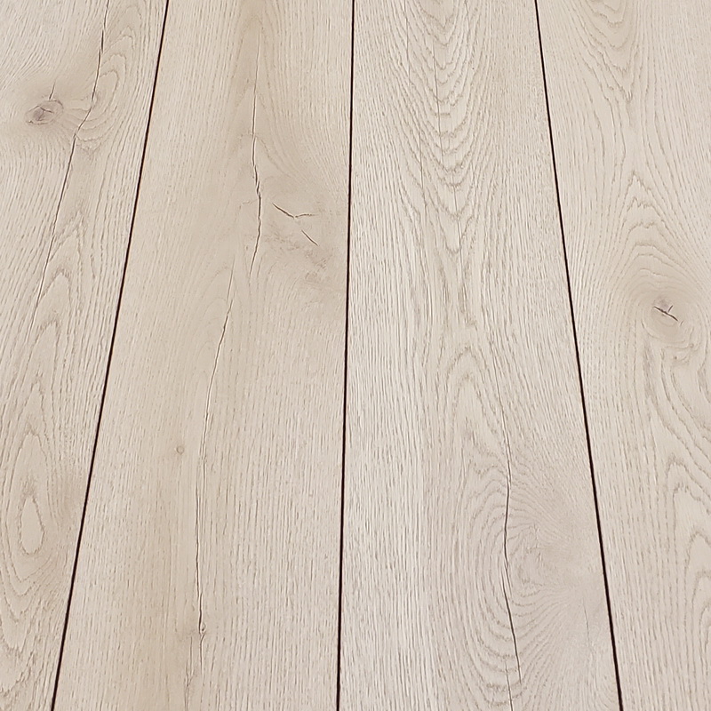  Kronotex  Matterhorn Ruby AC5 12mm Laminate