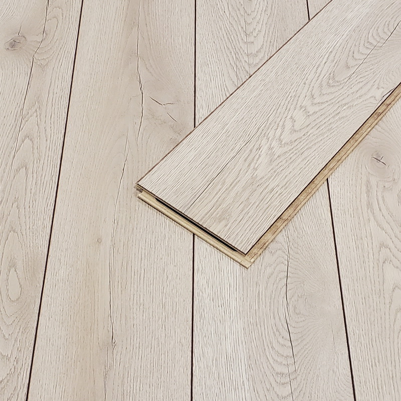  Kronotex  Matterhorn Ruby AC5 12mm Laminate